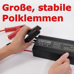 Die großen Polklemmen, ideal geeignet für den Anschluss an großen Batterie-Polklemmen.